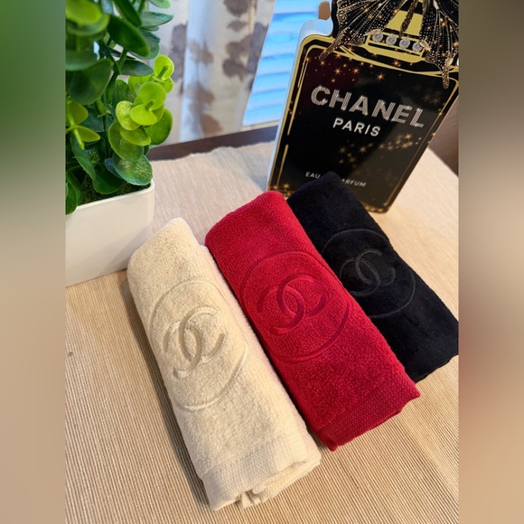 CHANEL Bath Rag Set - Picture 7 of 10